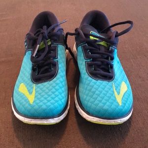 Brooks Pure Flow 6 Sneakers.  Size 6. Brand New